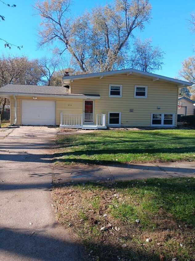 4714 N 81st St, Omaha, NE 68134 House Rental in Omaha, NE