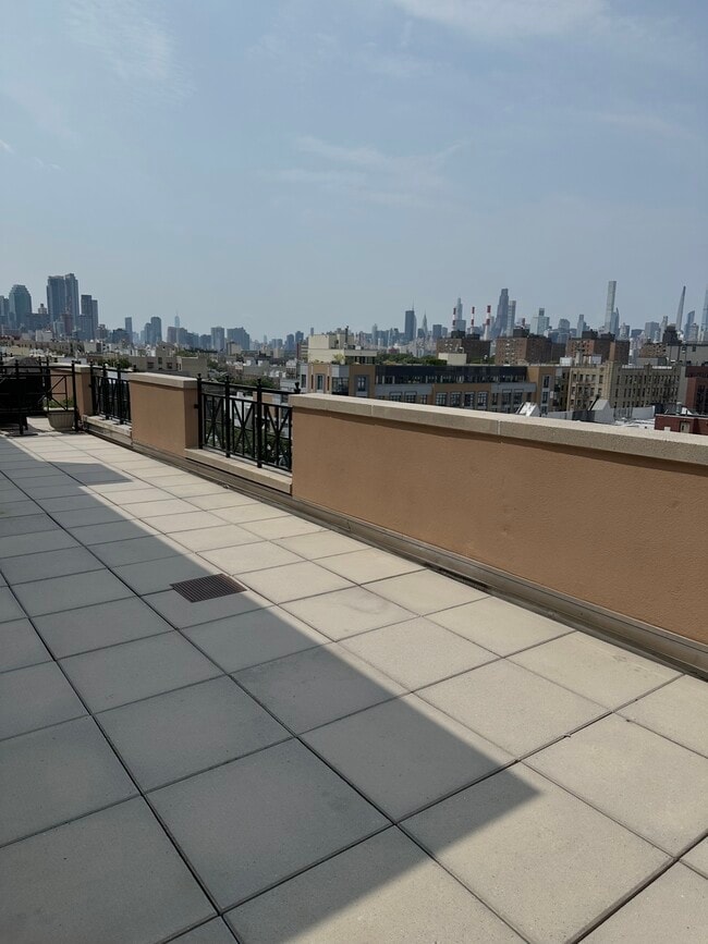 Foto del edificio - 3156 31st St