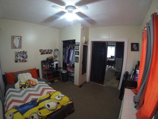 Habitación 1 - 350 W 8th St