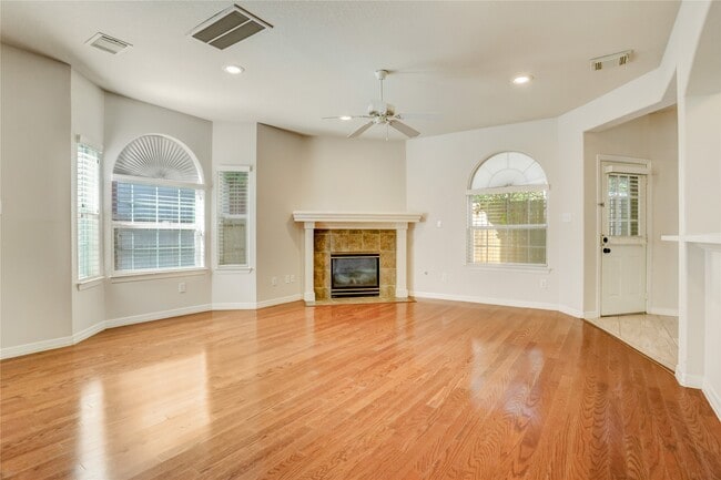 Building Photo - 7630 N Linpar Ct