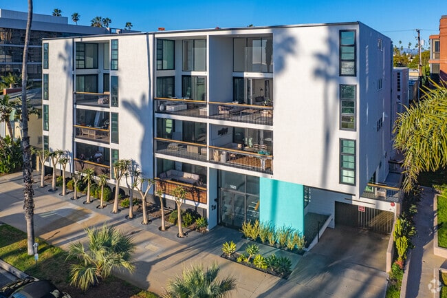 Building Photo - 1025 Ocean Avenue