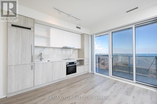 Building Photo - 138 Downes St