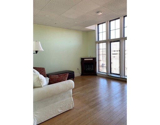 Building Photo - 16 Merrimack St