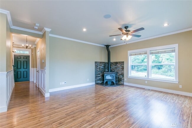 Foto del edificio - 16619 249th St E