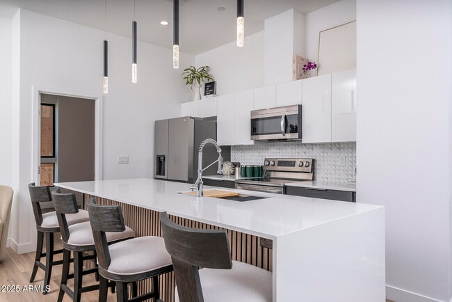 Building Photo - 4220 N 32nd St