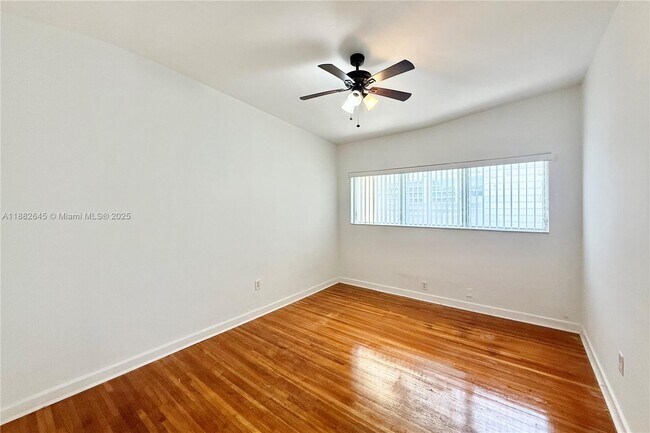 Foto del edificio - 1160 100th St