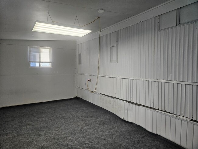 Building Photo - 121 Teakwood St