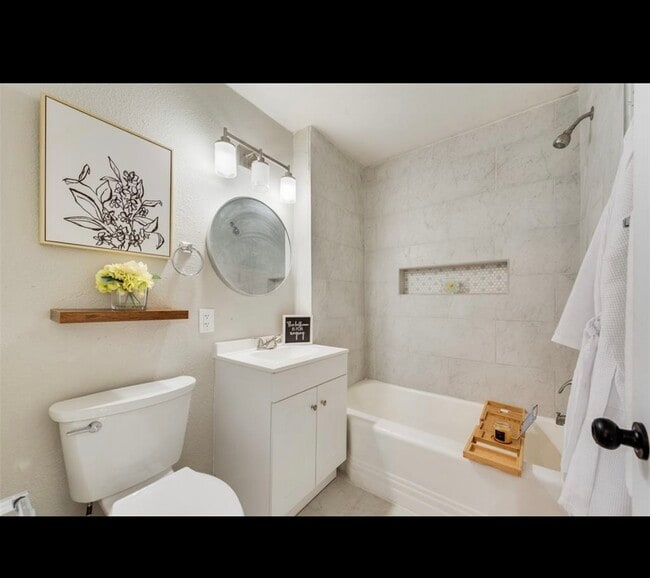 Foto del edificio - 109 Lydia St