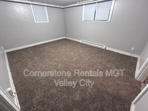 Building Photo - 208 5th Ave SW