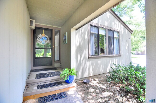 Foto del edificio - 16 Applewood Ln