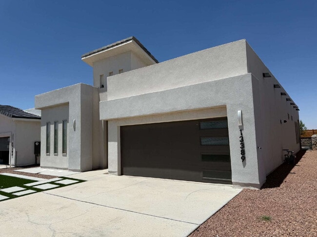 Building Photo - 13389 Carterton Ave
