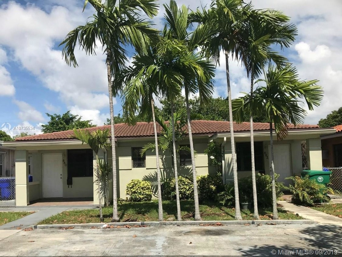 Building Photo - 882 NW 31st Ave