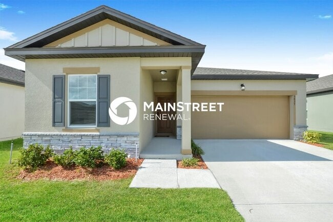 3 Bedroom Pet-Friendly Home in St. Cloud, FL with Main Street Renewal - 3 Bedroom Pet-Friendly Home in St. Cloud, FL with Main Street Renewal