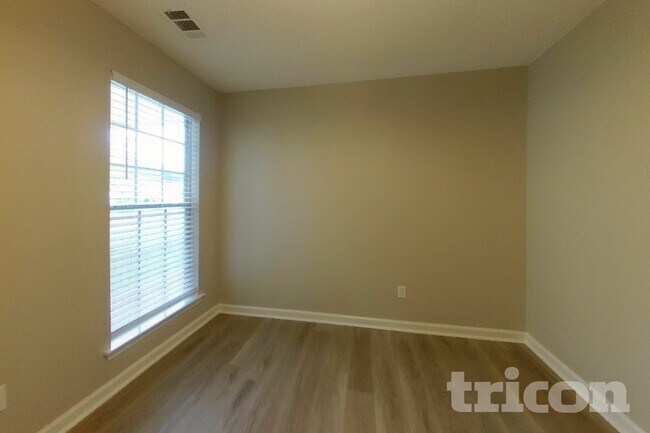 Foto del edificio - 236 Galway Ln