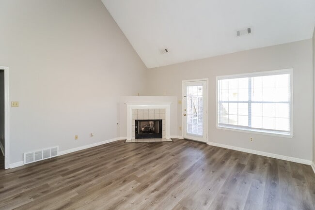 Building Photo - 8692 Overcup Oaks Dr
