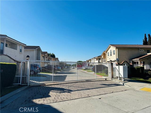 Foto del edificio - 3701 Summer Ln