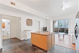Building Photo - 488 E Ocean Blvd