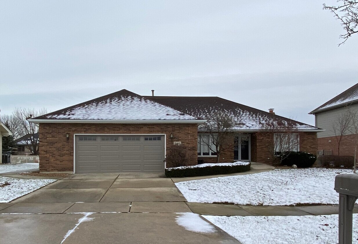 Primary Photo - 16441 Paw Paw Ave