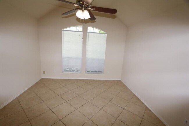 Building Photo - 14739 Briceland Springs Dr