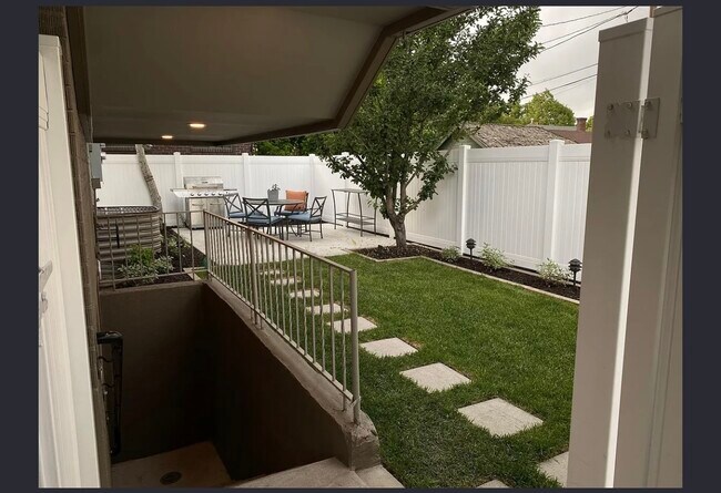 Foto del edificio - 269 E Herbert Ave