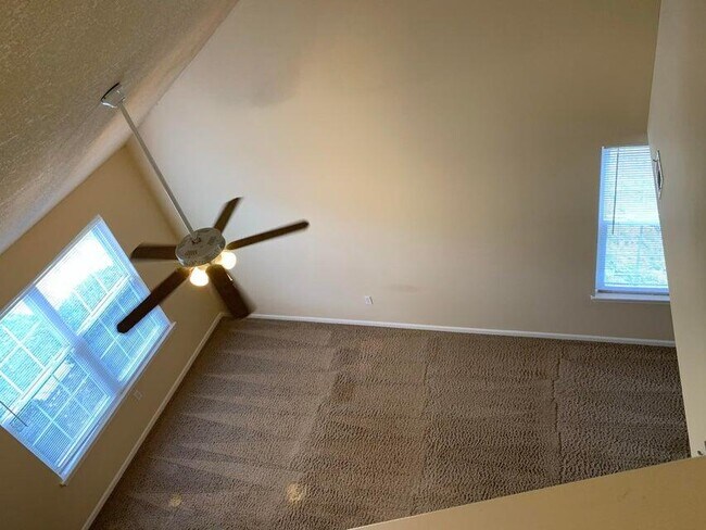 Foto del edificio - 307 Burnside Dr
