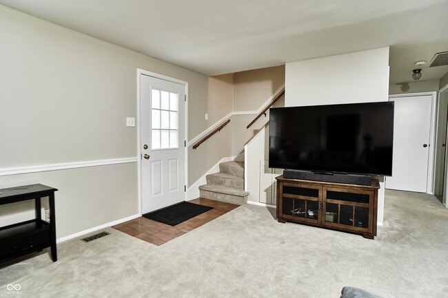 Building Photo - 7353 Grandview Dr