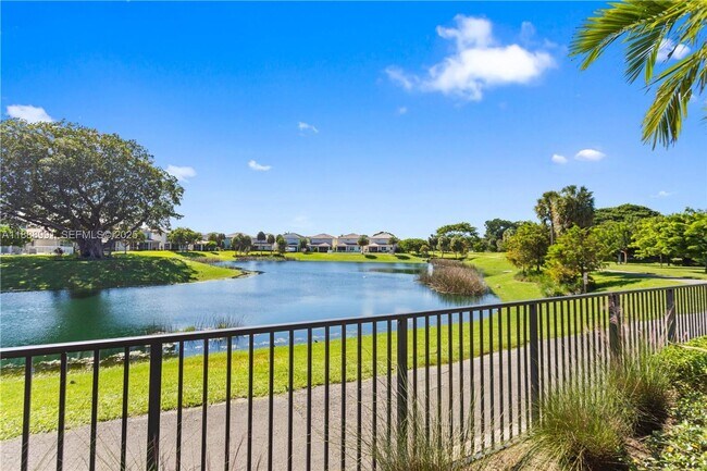 Foto del edificio - 4022 Large Leaf Ln