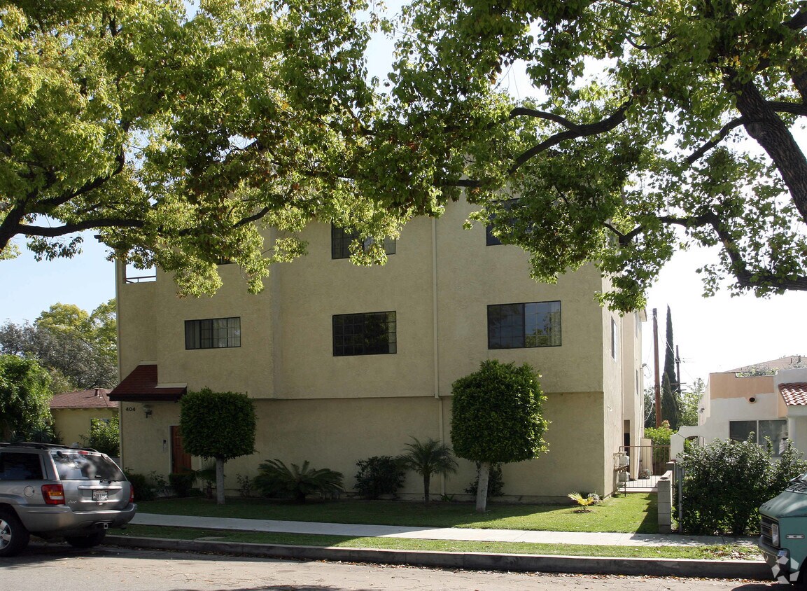 Building Photo - 404 Concord St
