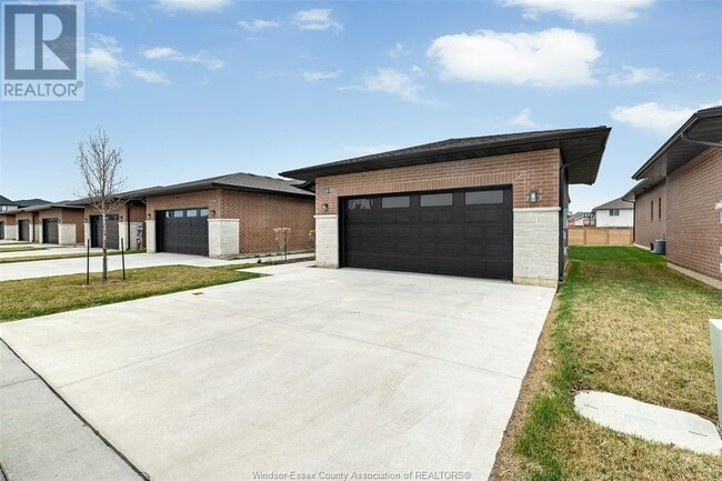 Building Photo - 658 LilyMac Blvd