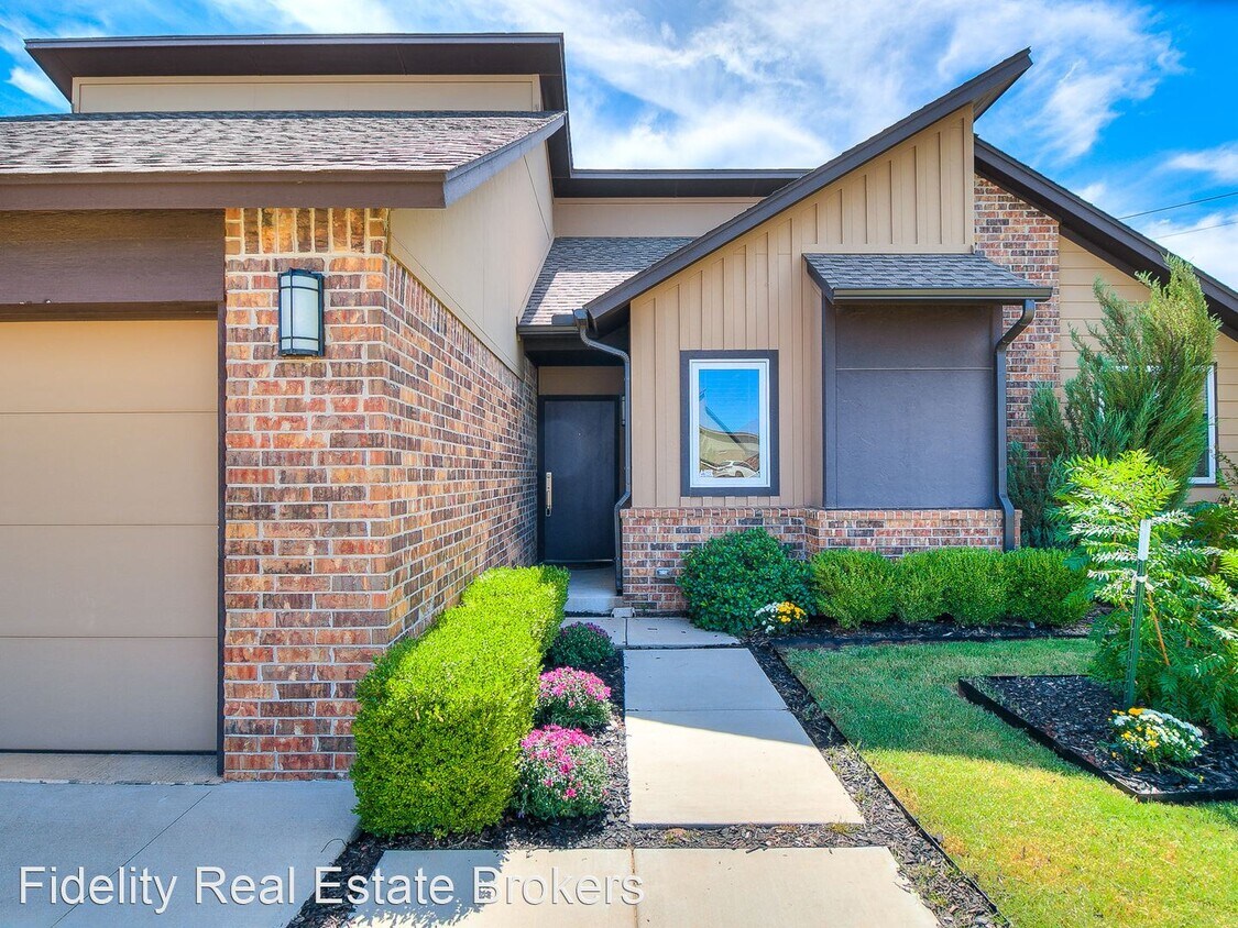Foto principal - 3 br, 2 bath House - 2100 NW 172nd St