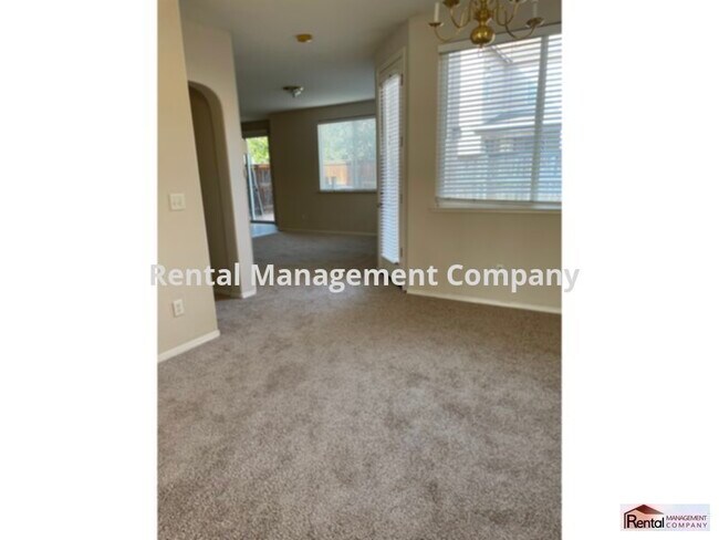 Foto del edificio - gated community, large open kitchen great for entertaining