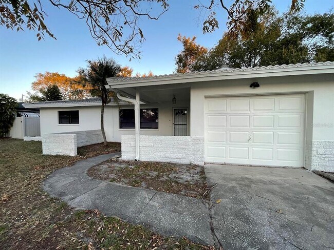 Building Photo - 471 Keene Park Dr E