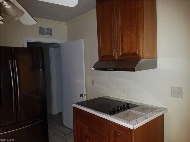 Foto del edificio - 10821-10825 Goodwin St