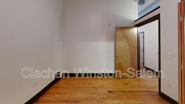 Foto del edificio - 101 E. Sixth St.