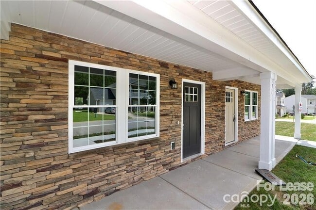Building Photo - 3971 Newhall Dr NW