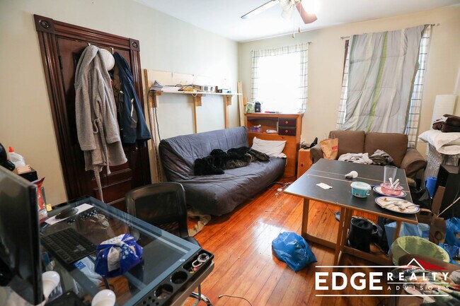 Foto del edificio - 52 Coolidge Rd