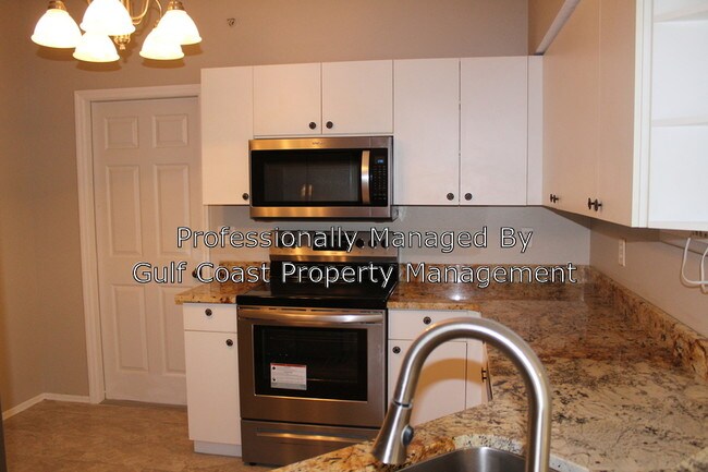 Building Photo - 6330 Green Oak Cir