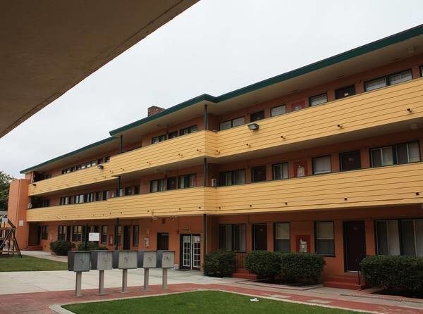 Foto del edificio - 2555 Foothill Blvd