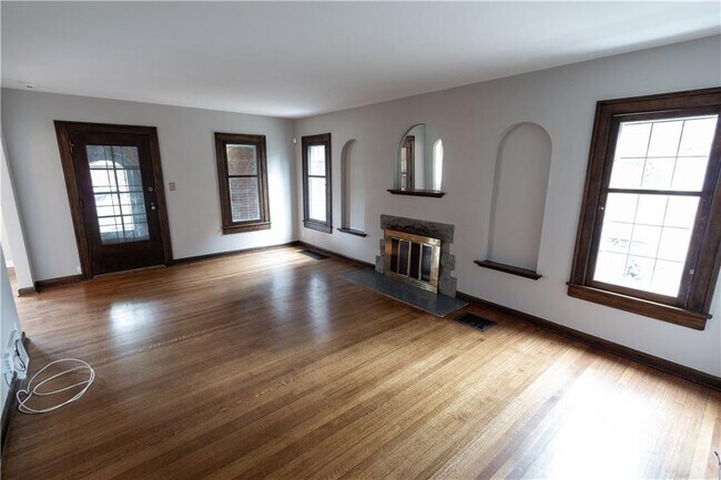 Foto del edificio - 5630 N Delaware St