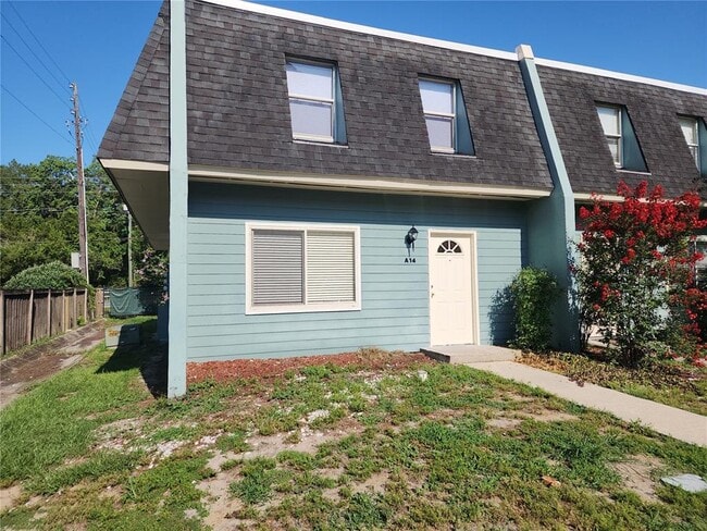 Building Photo - 501 SW 75th St