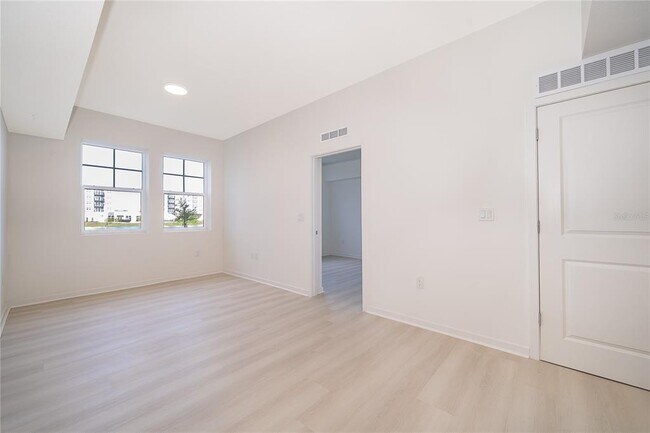 Foto del edificio - 5587 Millennia Park Dr