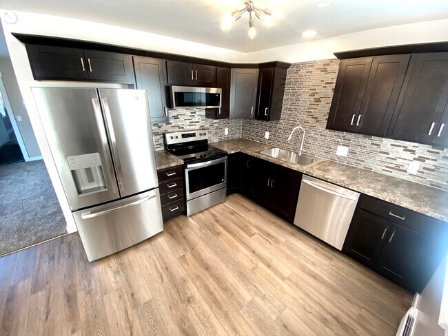 Kitchen - 150 Briar Ln