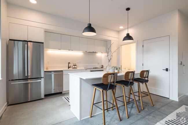 2BR, 2.5BA - 1.325SF - Dining Room/Kitchen - Izzy Apartments