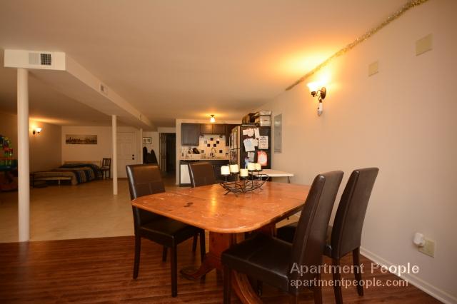 Foto del edificio - 3022 W Addison St