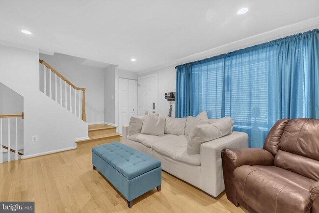 Building Photo - 7113 Latour Ct
