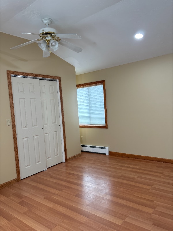 Foto del edificio - 244 E Broadway