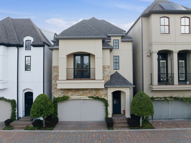 Foto del edificio - 6527 Clarewood Oak Estates Ln