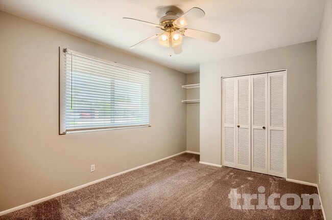 Foto del edificio - 2612 E Glade Ave