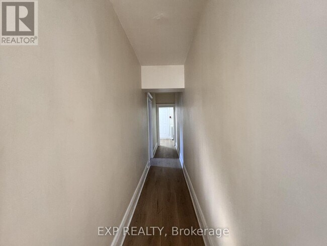 Photo du bâtiment - 321 Hunter St E