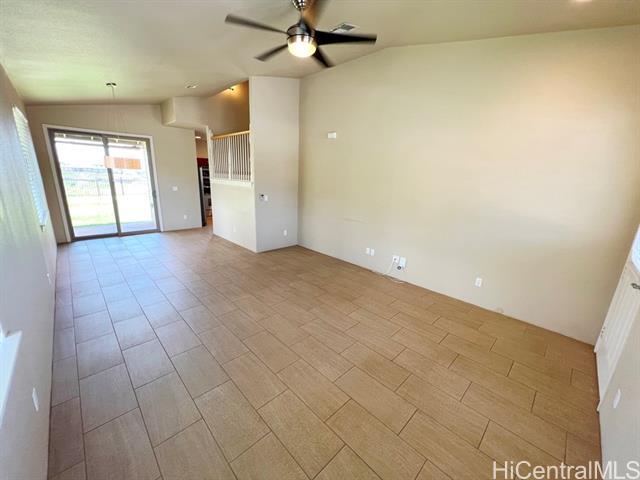 Foto del edificio - 92-637-637 Welo St